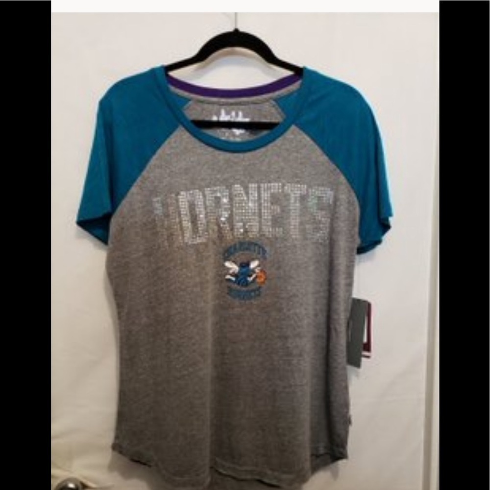 (Bonus Jewelry included ‼️‼️) Women team “Hornets” top